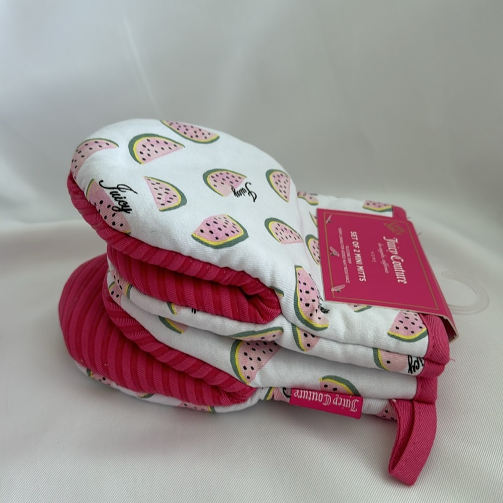 Juicy Couture Set of 2 Pink Watermelon Oven Mitts and 2 Dish Drying Mats - NWT - Picture 4 of 8